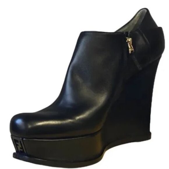 🆕 FENDI Black Leather Booties 💥 - Picture 3 of 15
